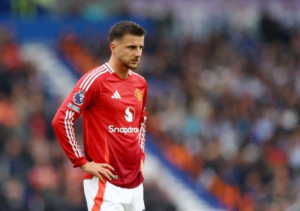 曼聯(lián)最水7號??芒特6420萬加盟1年半1球1助，首發(fā)踢13分鐘又傷了