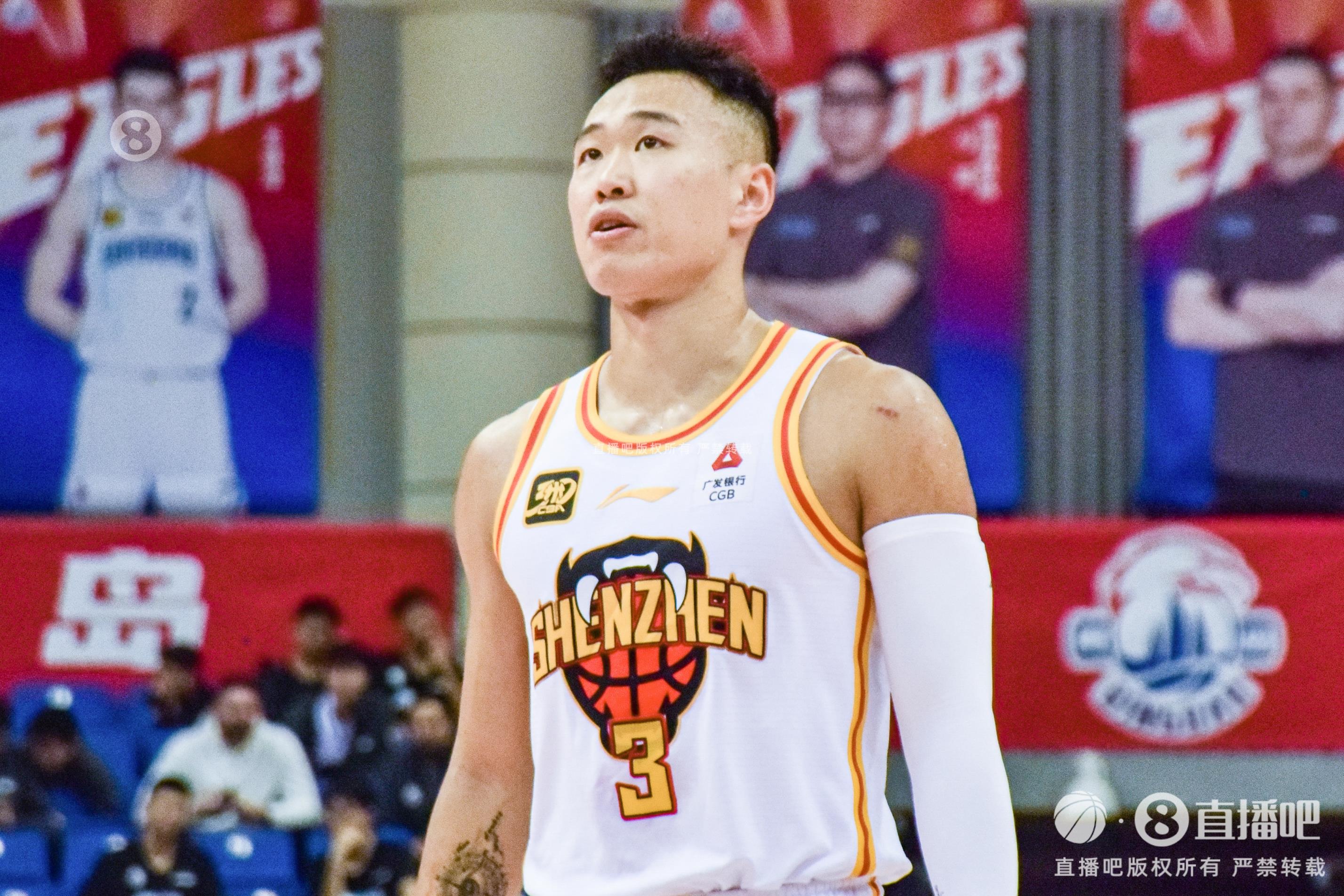 下半場沒給打！賀希寧14分鐘3中0無得分 僅拿3籃板